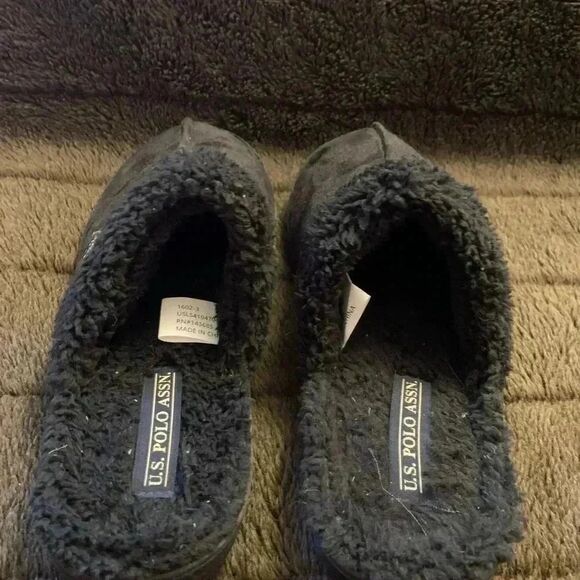U.S. Polo Assn. Men's Black Slippers - Picture 4 of 6